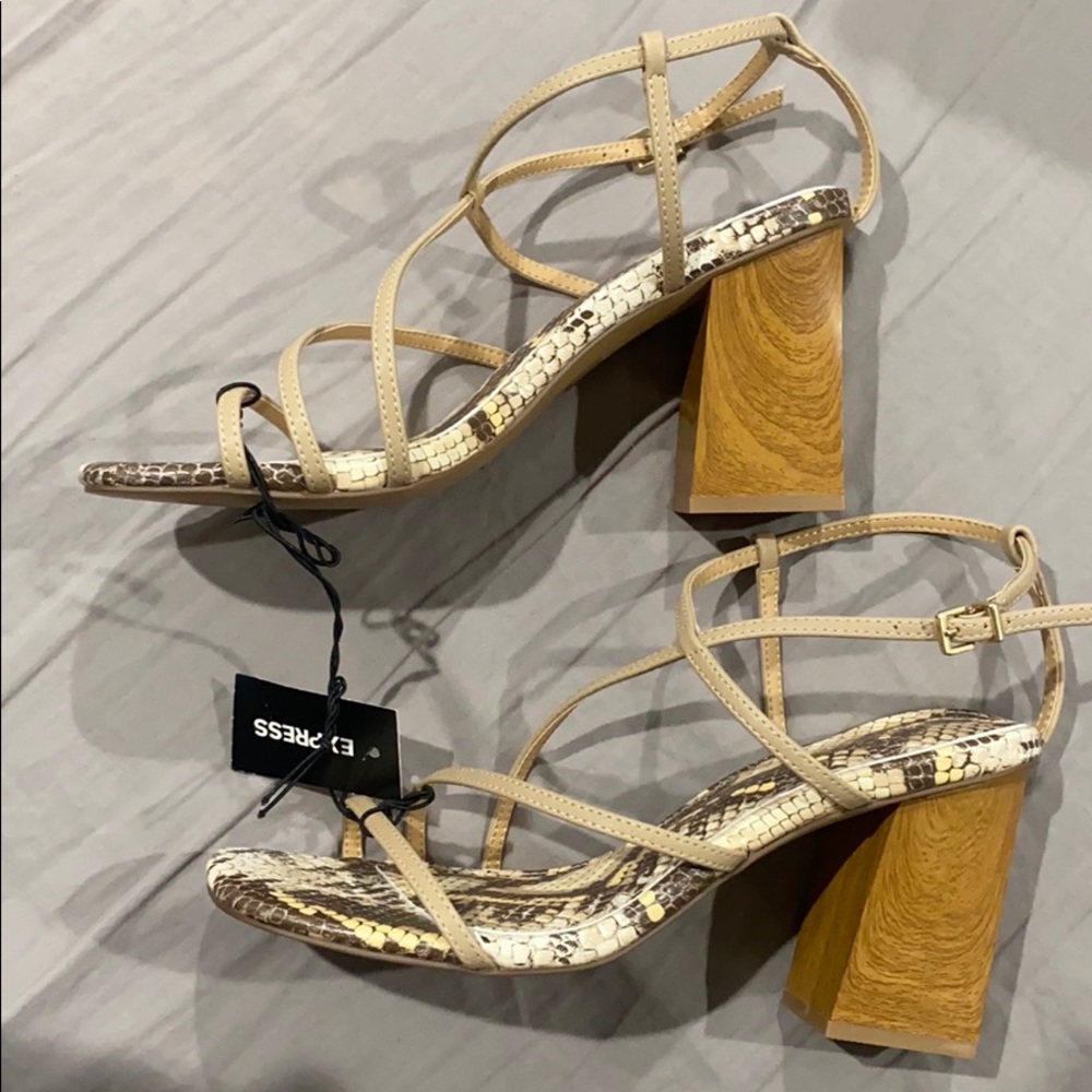 Express nude strapping square heel - Picture 3 of 4